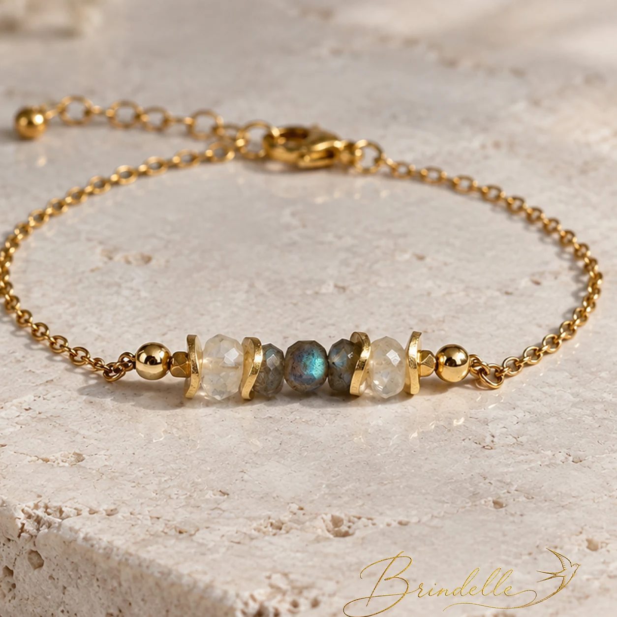 Bracelet artisanal Brindelle en pierres naturelles et acier doré